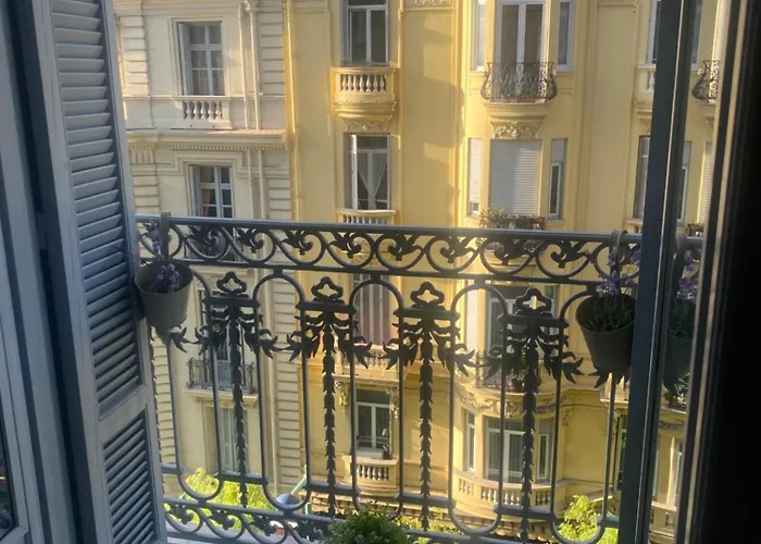 Les Fleurs Astoria *