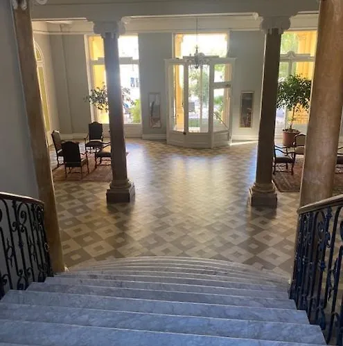 Les Fleurs Astoria 芒通